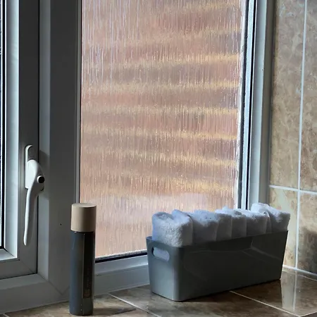 Bright, Spacious, Modern Interior Decor 2 Bedrooms Apartment With Amazing Views